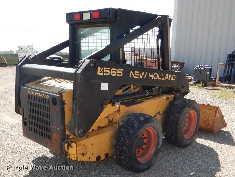image for item DG1078 1997 New Holland LX565 skid steer