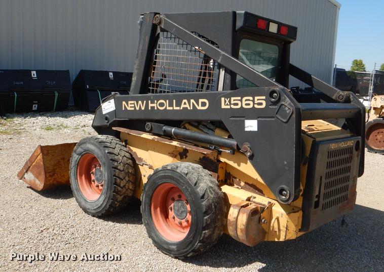image for item DG1078 1997 New Holland LX565 skid steer