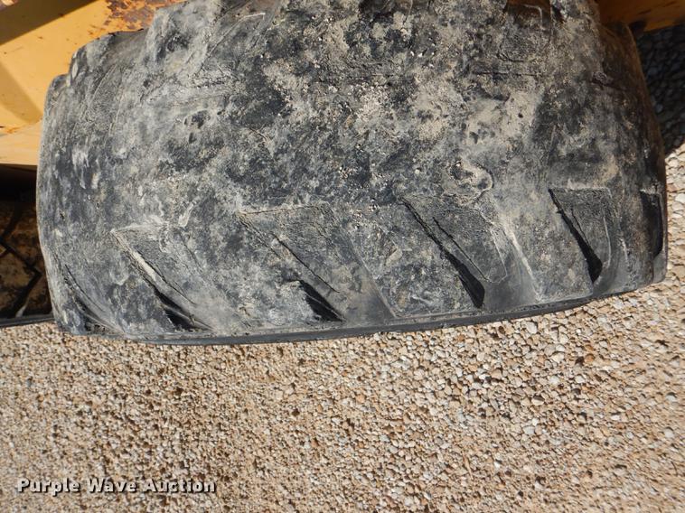 image for item DG1078 1997 New Holland LX565 skid steer