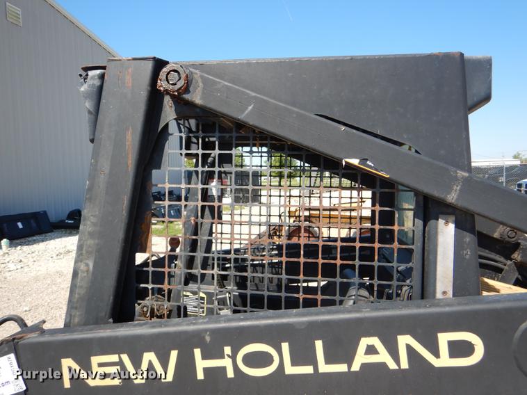 image for item DG1078 1997 New Holland LX565 skid steer