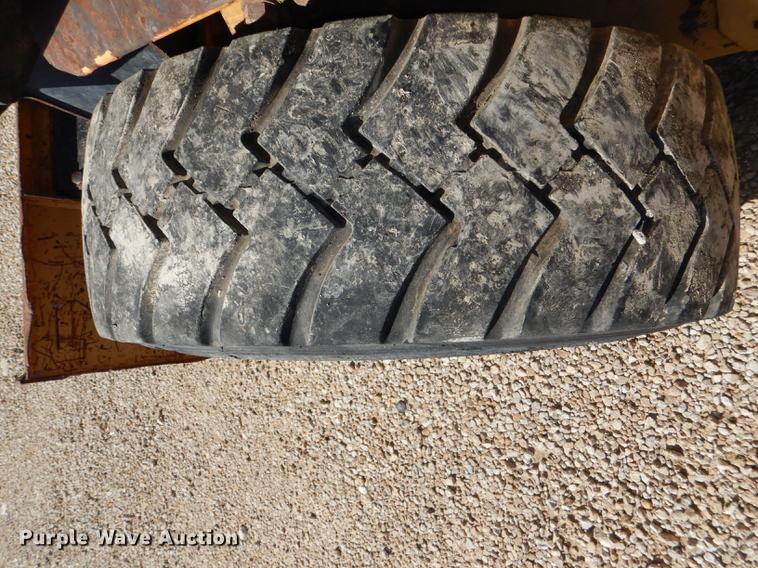 image for item DG1078 1997 New Holland LX565 skid steer