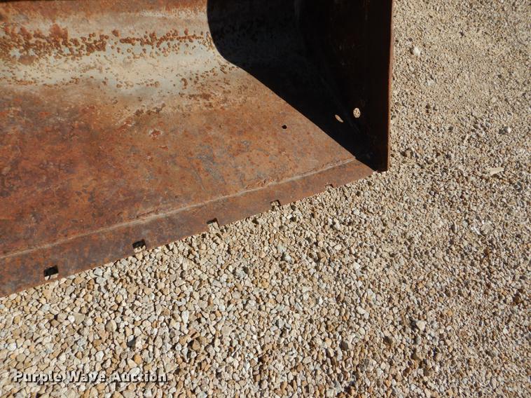 image for item DG1078 1997 New Holland LX565 skid steer