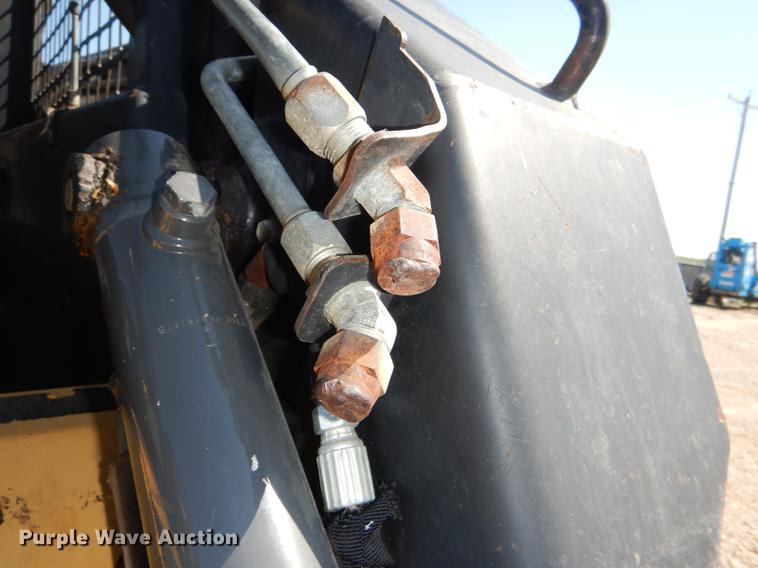 image for item DG1078 1997 New Holland LX565 skid steer