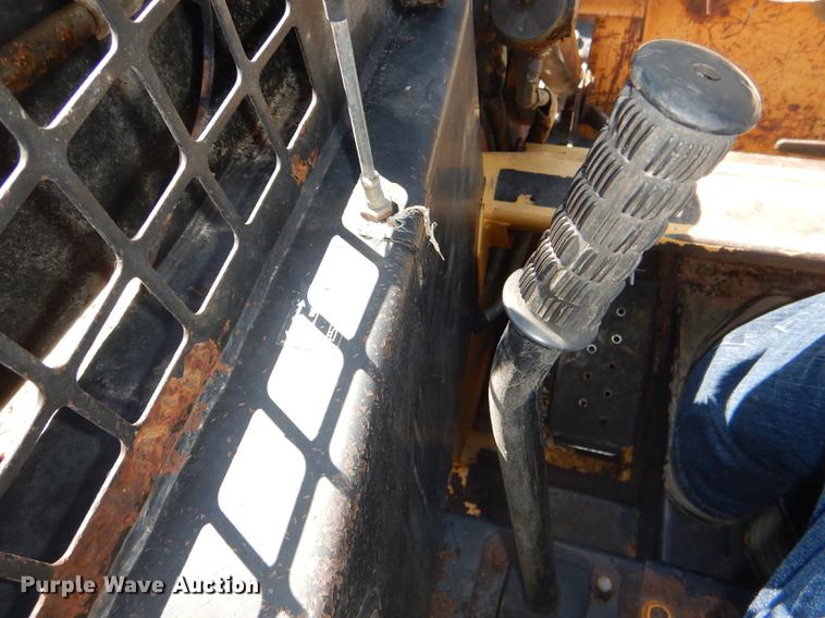 image for item DG1078 1997 New Holland LX565 skid steer