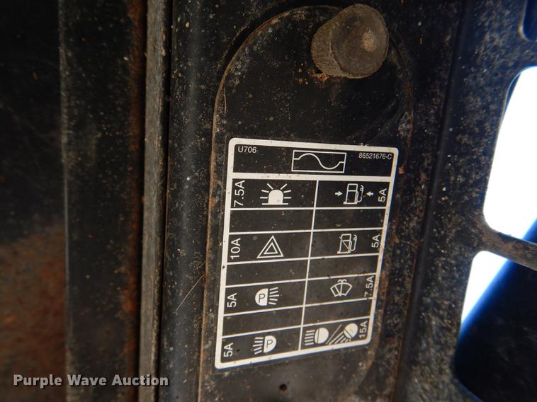 image for item DG1078 1997 New Holland LX565 skid steer