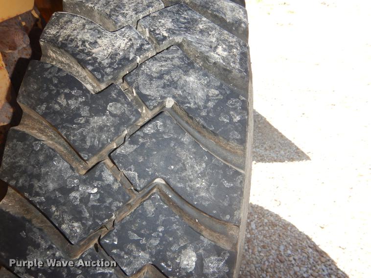 image for item DG1078 1997 New Holland LX565 skid steer