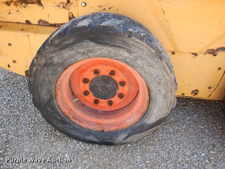 image for item DG1078 1997 New Holland LX565 skid steer