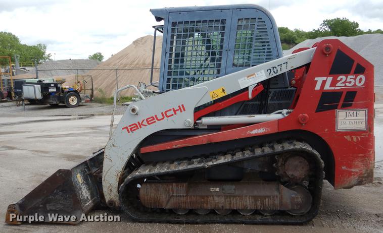 image for item DY9826 2011 Takeuchi TL250 skid steer