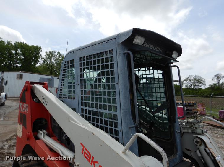 image for item DY9826 2011 Takeuchi TL250 skid steer