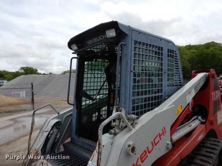 image for item DY9826 2011 Takeuchi TL250 skid steer