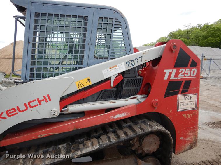 image for item DY9826 2011 Takeuchi TL250 skid steer