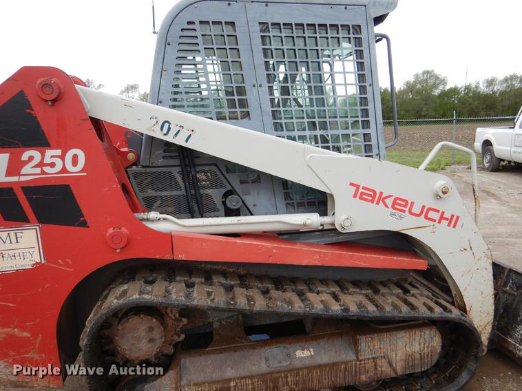 image for item DY9826 2011 Takeuchi TL250 skid steer