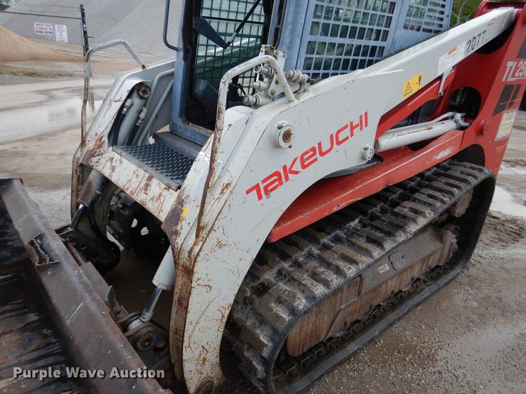 image for item DY9826 2011 Takeuchi TL250 skid steer