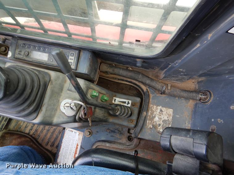 image for item DY9826 2011 Takeuchi TL250 skid steer