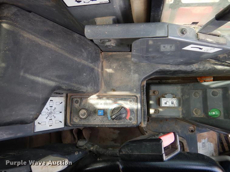 image for item DY9826 2011 Takeuchi TL250 skid steer