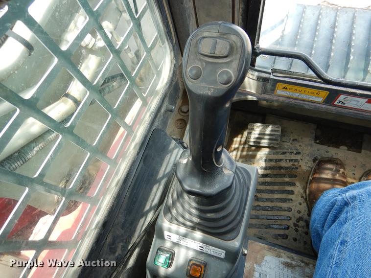 image for item DY9826 2011 Takeuchi TL250 skid steer