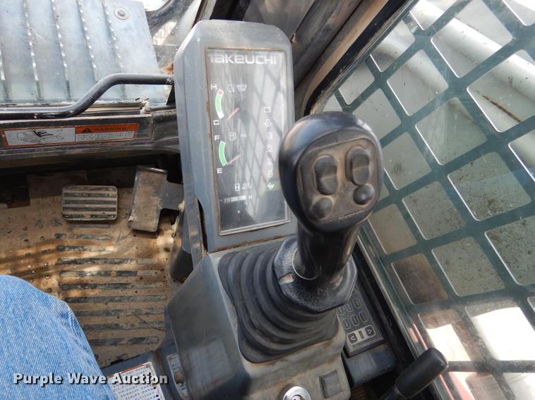 image for item DY9826 2011 Takeuchi TL250 skid steer