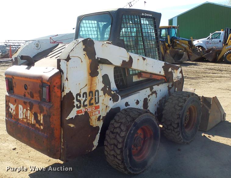 image for item EF9516 2005 Bobcat S220 skid steer