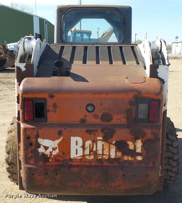 image for item EF9516 2005 Bobcat S220 skid steer
