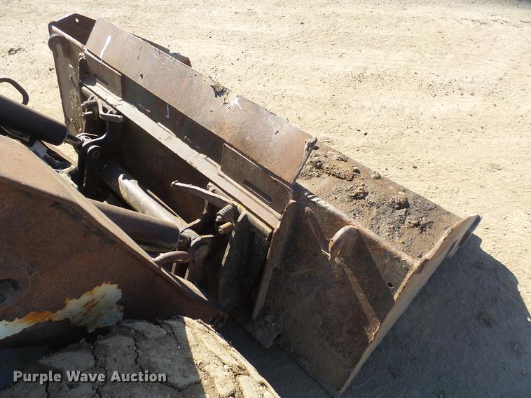 image for item EF9516 2005 Bobcat S220 skid steer