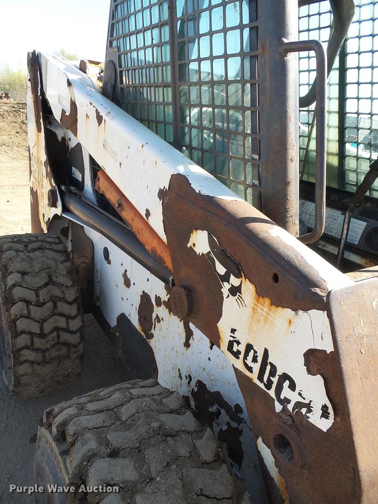 image for item EF9516 2005 Bobcat S220 skid steer