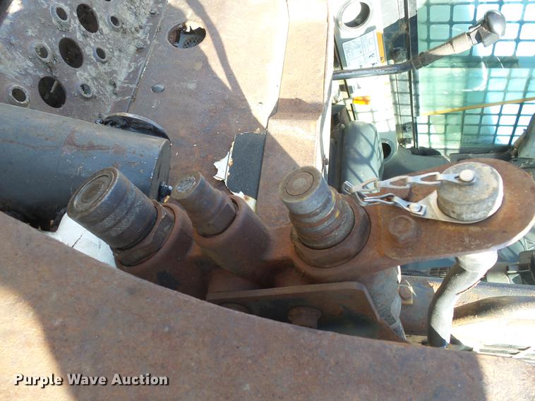 image for item EF9516 2005 Bobcat S220 skid steer