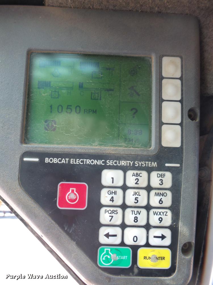 image for item EF9516 2005 Bobcat S220 skid steer