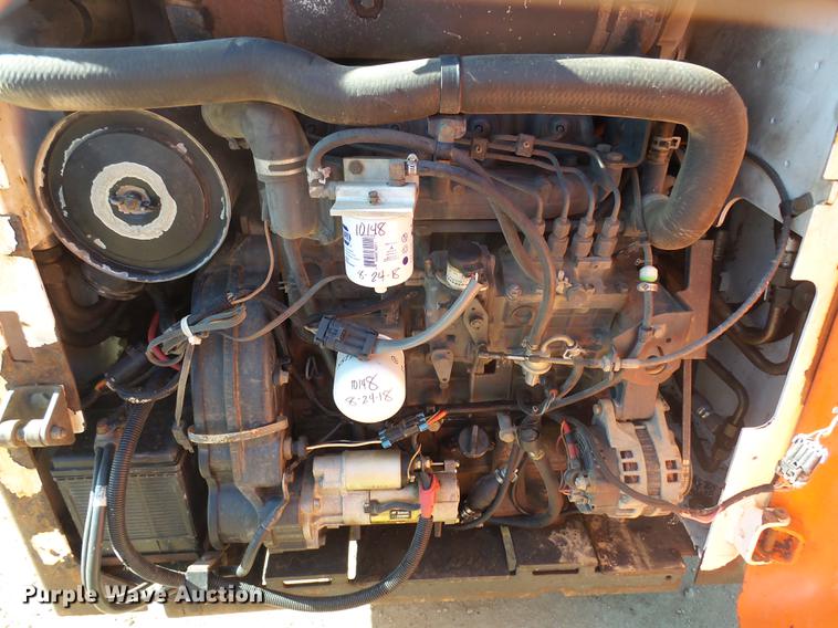 image for item EF9516 2005 Bobcat S220 skid steer