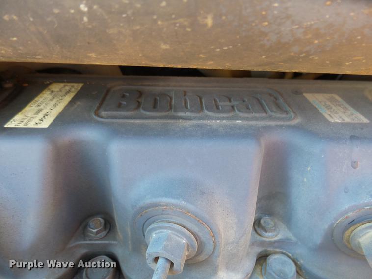 image for item EF9516 2005 Bobcat S220 skid steer