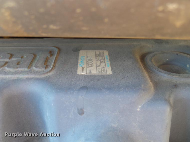 image for item EF9516 2005 Bobcat S220 skid steer