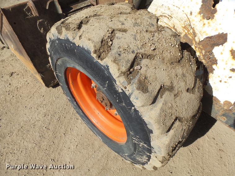 image for item EF9516 2005 Bobcat S220 skid steer