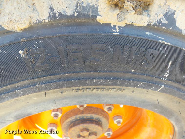 image for item EF9516 2005 Bobcat S220 skid steer