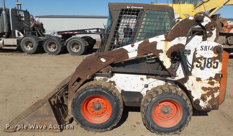 image for item EF9517 2005 Bobcat S185 skid steer