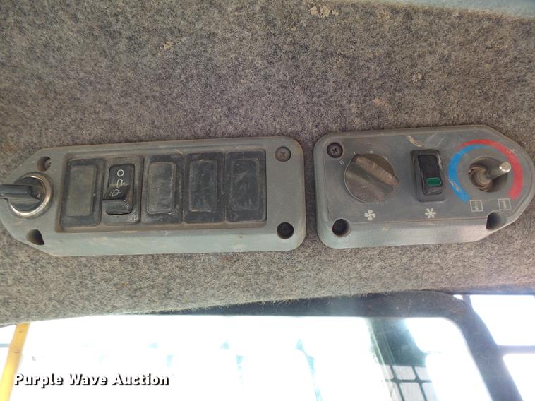 image for item EF9517 2005 Bobcat S185 skid steer