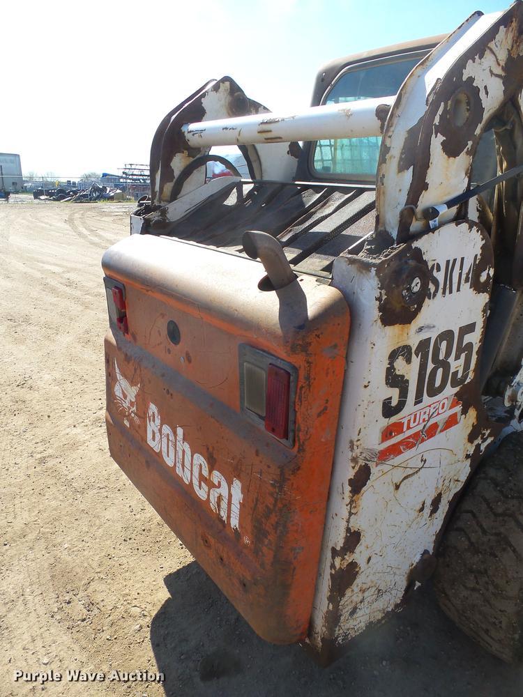 image for item EF9517 2005 Bobcat S185 skid steer