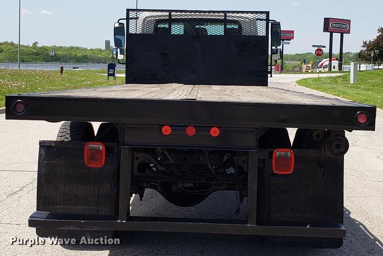 image for item EN9924 2007 International 4200 flatbed truck