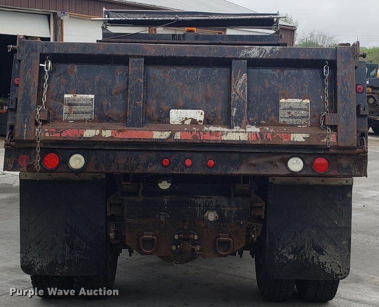 image for item EN9933 2000 Ford F750 Super Duty dump truck