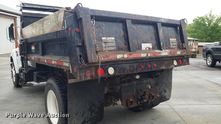 image for item EN9933 2000 Ford F750 Super Duty dump truck