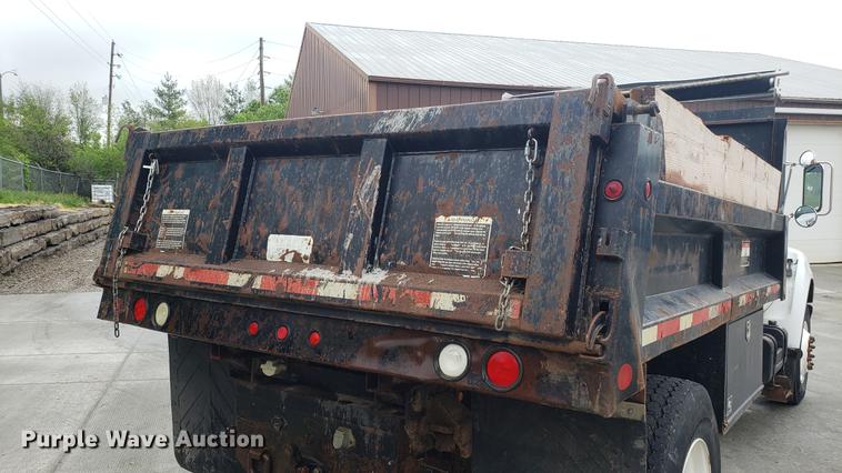 image for item EN9933 2000 Ford F750 Super Duty dump truck