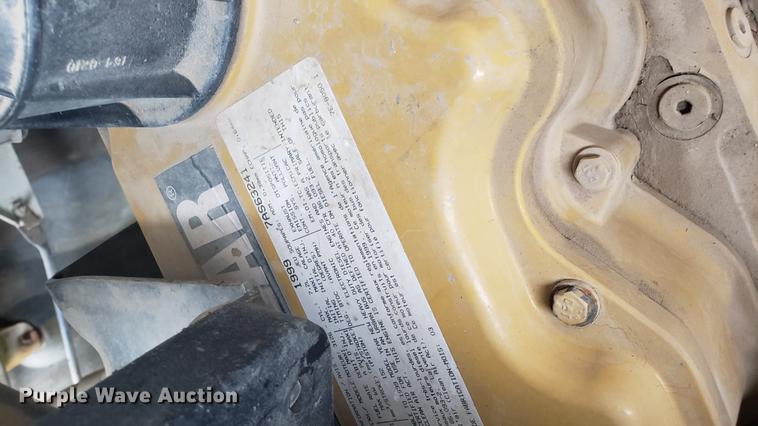 image for item EN9933 2000 Ford F750 Super Duty dump truck