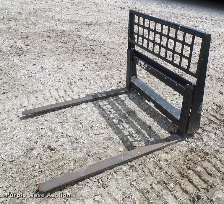 48"L skid steer pallet forks in Columbia, MO Item EP9847 sold