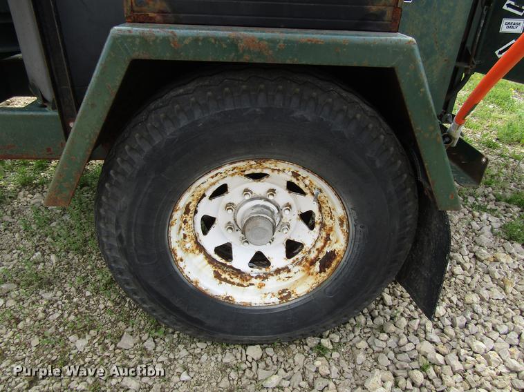 image for item EU9629 1997 Brush Bandit 250XP wood chipper