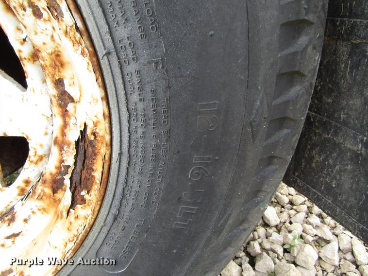 image for item EU9629 1997 Brush Bandit 250XP wood chipper