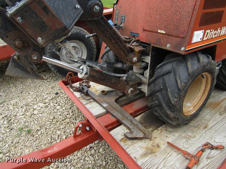 image for item EU9631 2000 Ditch Witch 255SX vibratory cable plow