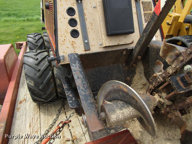 image for item EU9633 1999 Ditch Witch 410SXD trencher