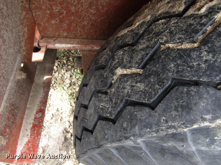 image for item EU9633 1999 Ditch Witch 410SXD trencher