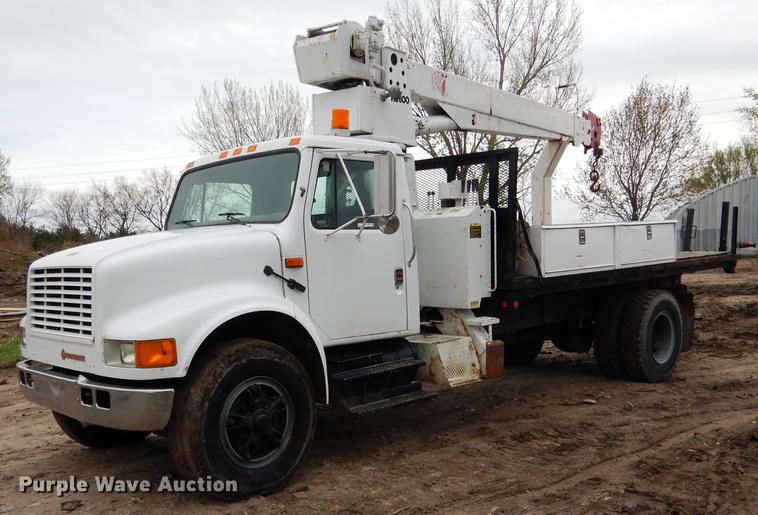 image for item FA9279 1991 International 4700 crane truck