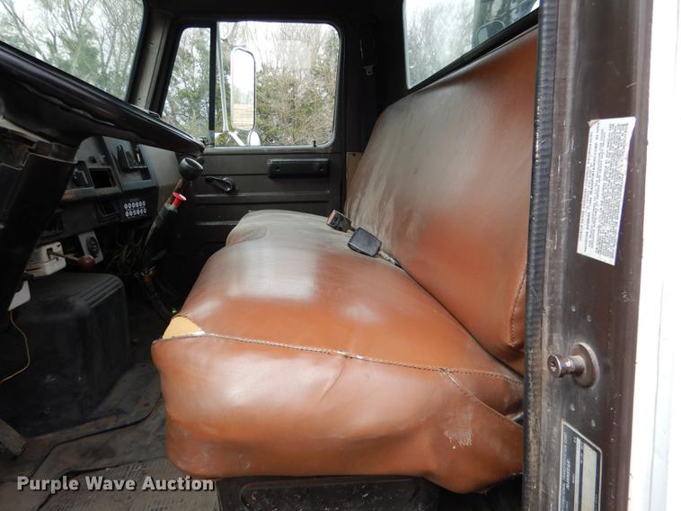 image for item FA9279 1991 International 4700 crane truck