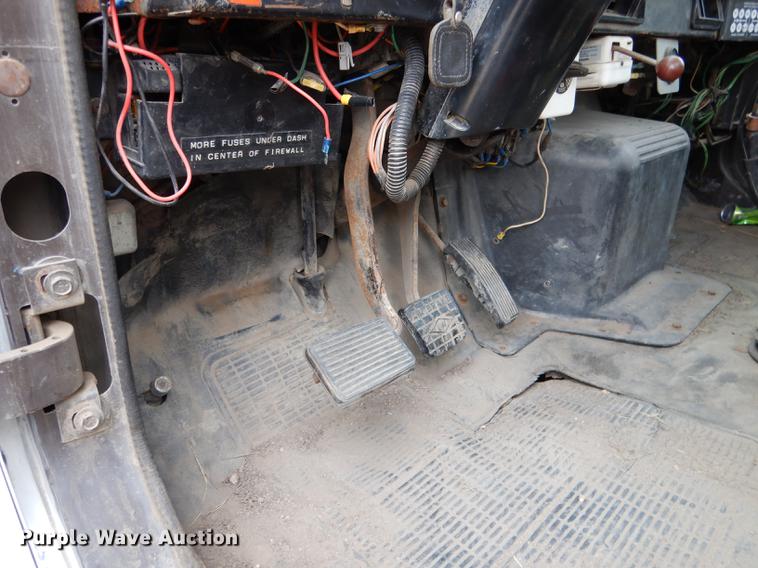 image for item FA9279 1991 International 4700 crane truck