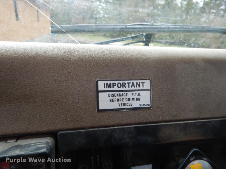 image for item FA9279 1991 International 4700 crane truck